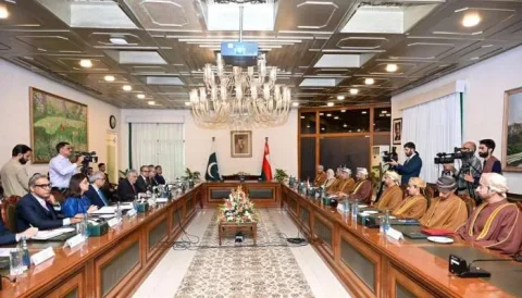 نشست کمیسیون همکاری‌های دوجانبه عمان و پاکستان به ریاست سید بدر بن حمد البوسعیدی و محمد اقبال دار