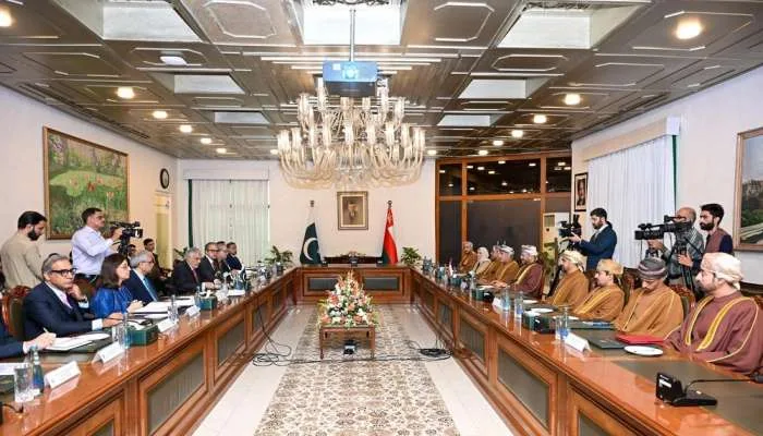 نشست کمیسیون همکاریهای دوجانبه عمان و پاکستان به ریاست سید بدر بن حمد البوسعیدی و محمد اقبال دار