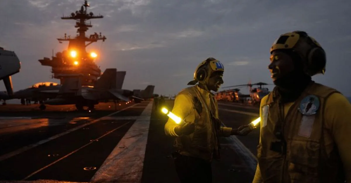 اعضای ناو هواپیمابر USS George Washington در حال آماده‌باش در برابر تنش‌ها با ایران